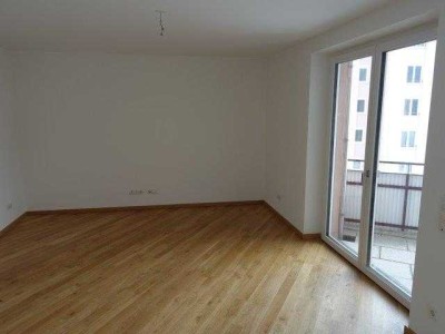Traumhafte, helle Wohnung in moderner Wohnanlage (Baujahr 2022) mit sonnigem Balkon