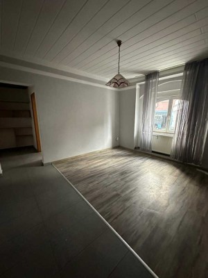 Wohnung + Gewerbeeinheit in frequentierter Lage in Lauffen