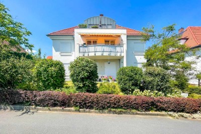 Dresdner Höhenlage: DG + Balkon + Stellplatz