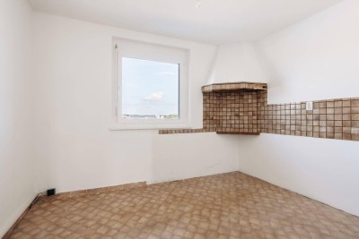 8020: Renovierungsbedürftige vier-Zimmer-Wohnung für Investoren nahe Citypark/Augarten