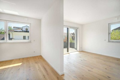 Erstbezug. Lichterfüllte Beletagewohnung in absolut ruhiger Lage.