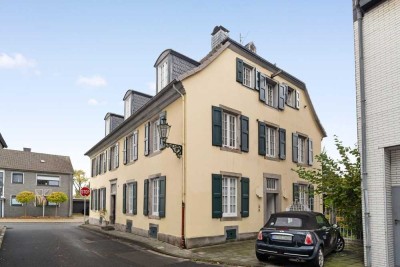 Rarität am Rhein: Zwei exklusive Wohnungen in denkmalgeschütztem Gildehaus