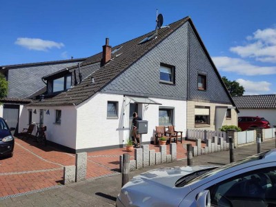 Doppelhaushälfte mit großem Garten, Garage und Mieteinnahmen - Top-Lage in Bremen-Oslebshausen