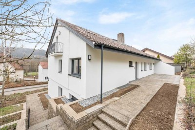 Hochwertig sanierte 4-Zi.-Wohnung - Garage - Stellplatz