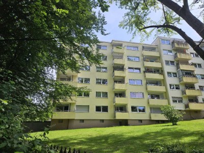 Bezugsfreie Eigentumswohnung mit ca. 118 m² Wohnfläche, 4-5 Zimmern und 2 Balkonen