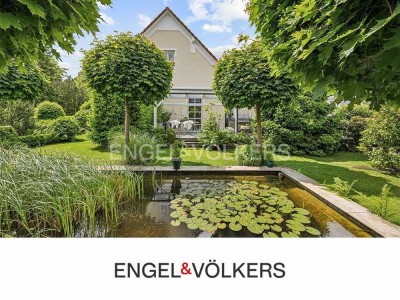 Grüne Oase: luxuriös modernisierte Altbau-Villa mit idyllischem Garten