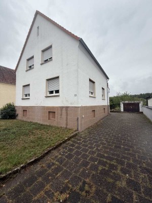 Charmantes Einfamilienhaus mit viel Potenzial in ruhiger Lage – Ideal für Sanierungsbegeisterte