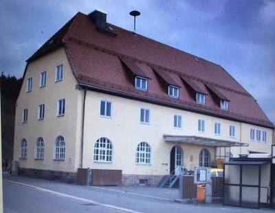 Flexible Gewerbeimmobilie mit 5 Wohneinheiten und 2 Gewerbeeinheiten