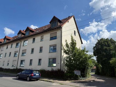 Frisch renovierte 3-Zimmer-Maisonette mit Tageslichtbad mit Dusche und Wanne