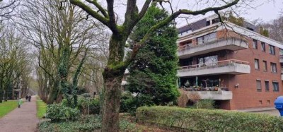 Geschmackvolle 2,5-Raum-Penthouse-Wohnung mit gehobener Innenausstattung mit EBK in Langenhagen