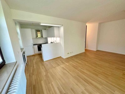 Elbchaussee, traumhaft gelegene, ruhige, helle 1 Zi. Wohnung Balkon Garten EBK