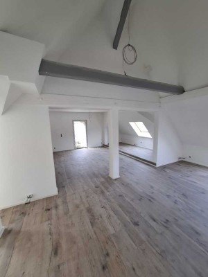 850 € - 120 m² - 3.0 Zi.
