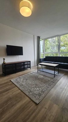 Renovated and fully furnished apartment with kitchen, parking space, balcony, and fiber!