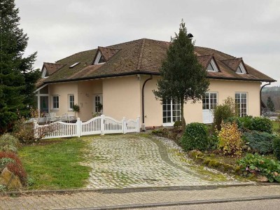 Großzügige Villa mit gehobener Innenausstattung zu verkaufen