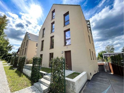 *Erstbezug* Modernes Townhouse mit TG-Stellplatz am beliebten Wasserturm in Berlin-Altglienicke