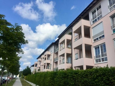 Gepflegte 2-Zimmer-Wohnung mit Balkon und EBK in Unterföhring