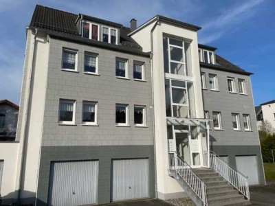 Schöne, moderne Wohnung mit Balkon, Wintergarten und Garage in Freiberg
