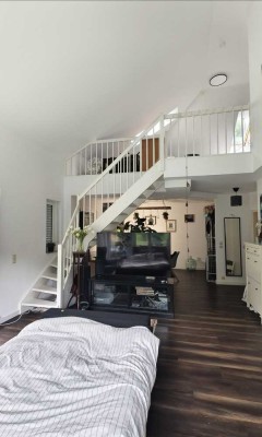 Maisonette in ruhiger Lage in Nauborn mit offener Küche, 1 Schlafzimmer, Galerie, 2 Bädern