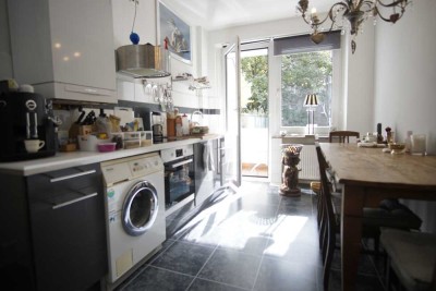 2 Zimmer Wohnung mit Balkon in Pempelfort