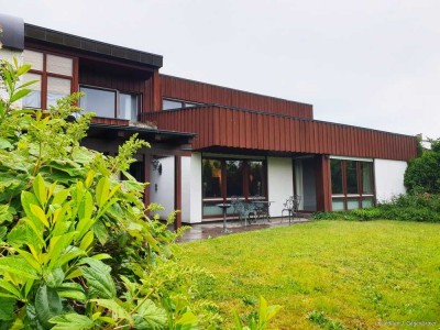Charmantes, großzügiges Wohnhaus in Hengersberg mit viel Potenzial.