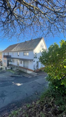 Großes Wohn- und Geschäftshaus in Hitzkirchen (Kefenrod) mit 200qm WF, 200 qm Gewerbe, plus Scheune