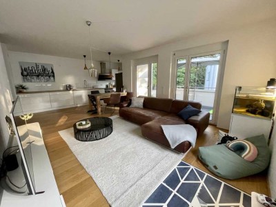 Moderne, offen geschnitten barrierefreie 4 Zimmer Wohnung mit EBK und Balkon in Oberrad