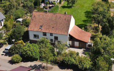 Einfamilienhaus mit Scheune, Garage und großem Garten