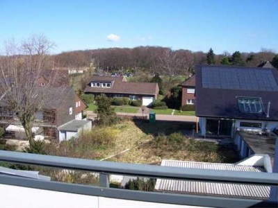 Ansprechende und gepflegte 4-Raum-DG-Wohnung mit Balkon in Oberhausen