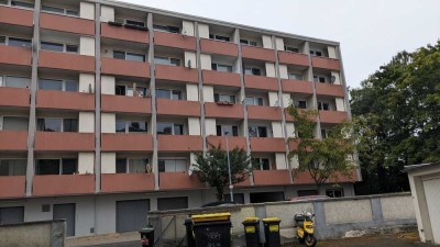 Helle 1-Zimmer Wohnung mit Balkon im 4. OG in Braunschweig Nordstadt