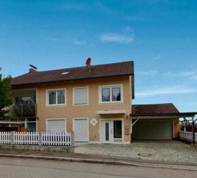 Ch.Schülke-Immobilien; Gemütliche 2-Zimmer- DG-Wohnung mit modernen Akzenten und rustikalem Flair