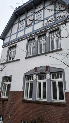 Grundsanierte Obergeschosswohnung in einer beeindruckenden, denkmalgeschützten Villa