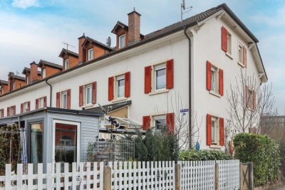 Denkmalgeschütztes Reihenendhaus (Köchlin) mit Stellplatz und gepflegtem Garten-zentrumsnah gelegen!
