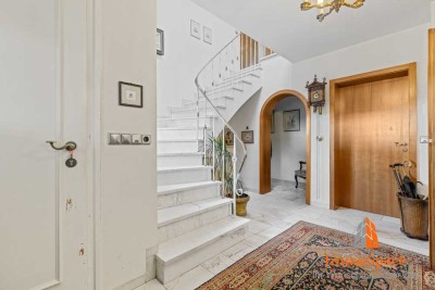 *** EFH mit XL-Garten, Süd-Westterrasse & Garage in Anwohnerstraße ***