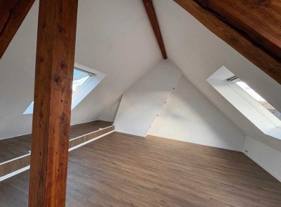 *Ab sofort verfügbar* Frisch renovierte 3 - Zimmer Maisonette Wohnung