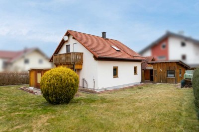 Einfamilienhaus mit schönem Garten in ruhiger Lage