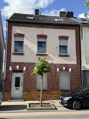 Zweifamilienhaus mit Geschichte und Potenzial in Alsdorf-Blumenrath
