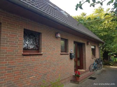 HB - Huchting, verklinkerte Doppelhaush. mit 5 Zimmern in hinterer Bebauung auf großem Grundstück.