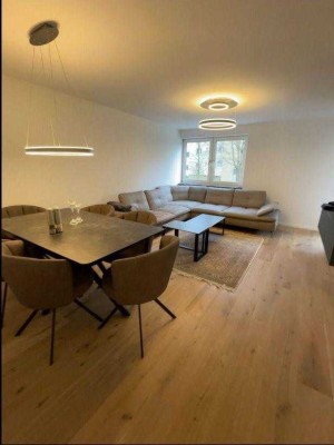 Geschmackvolle 3-Raum-Wohnung mit Balkon und EBK in Germering