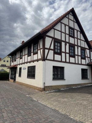 Großzügiges Haus mit 11 Zimmern und Garage in Nentershausen