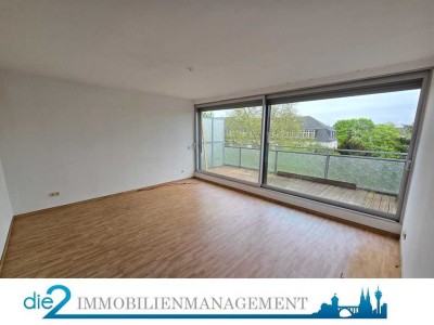Helle 2-Zimmer Dachgeschosswohnung mit großem Balkon und Garage!