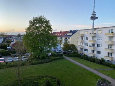 3 renovierte möblierte WG-Zimmer mit Balkon // New shared flat: 3 renovated furnished rooms