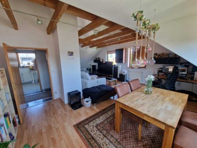 Stilvolle, gepflegte 2-Raum-Dachgeschosswohnung mit gehobener Innenausstattung in Gernlinden