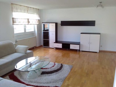 Helle 3,5 Zimmer Maisonette-Wohnung mit großer Terrasse in Waldrandlage