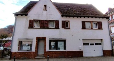 Großes Einfamilienhaus mit Garten & Garage!