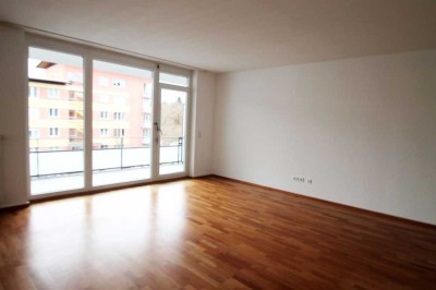 Helle, ruhige 2. Zi. Whg mit großem Wohnzimmer u. Balkon - Klinikum Großhadern (Richtung Süd)