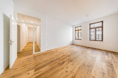 Bezugsfreie 2-Zimmer-Altbauwohnung mit Süd-Balkon, Ankleide, Dusch-/Wannenbad & Gäste-WC