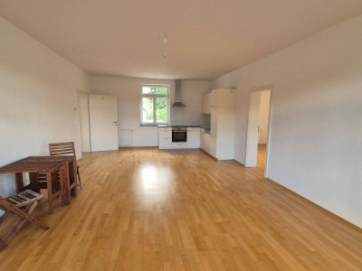 BALKONWOHNUNG MIT 3-ZIMMER UND HERRLICHEM BURGBLICK