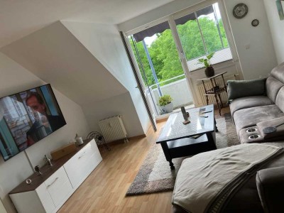 Sofort einziehen & wohlfühlen - Möblierte 2 Raum Wohnung im Grünen mit Balkon