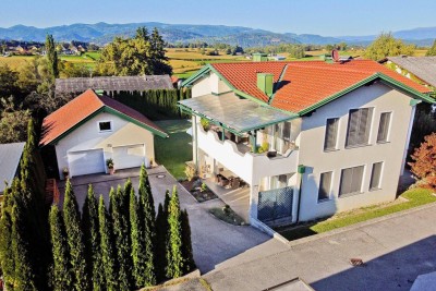 Gepflegtes Ein-/ Mehrfamilienhaus mit großzügigem Garagengebäude in sonniger Lage in St. Kanzian am Klopeiner See