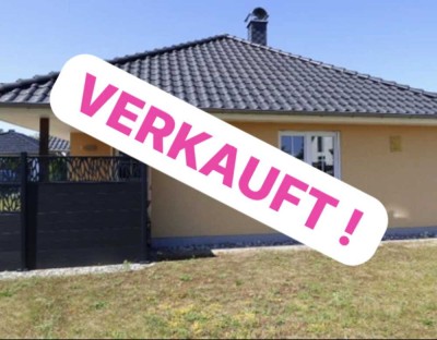 CARINA NEUMANN-IMMOBILIEN WOHNEN AUF 1 EBENE MIT WÄRMEPUMPE & KAMIN & FUSSBODENHZG. & AUSSENROLLÄDEN